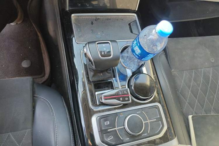 Used Hongqi HS7 2022 2.0T DCT Two-Wheel Drive Smart Connect Flagship Edition 7 Seats Gear Lever