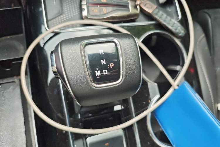Used Hongqi HS7 2022 2.0T DCT Two-Wheel Drive Smart Connect Flagship Edition 7 Seats Gear Lever