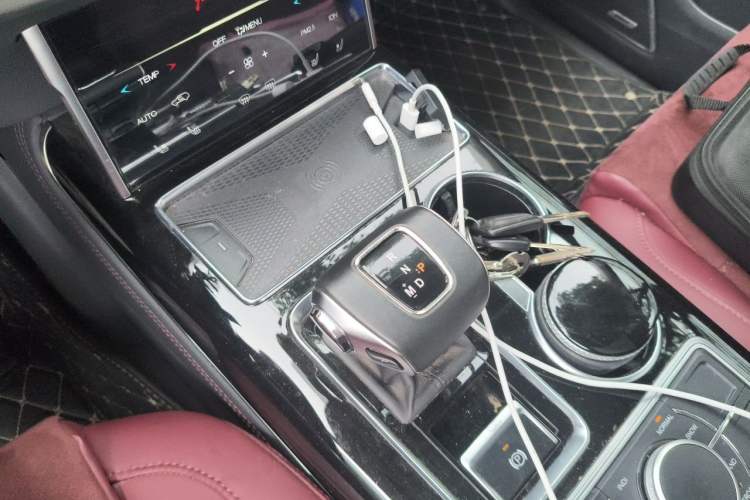 Used Hongqi HS7 2022 3.0T Automatic All-Wheel Drive ZhiLian Flagship Edition Five Seats Gear Lever