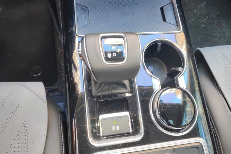 Used Hongqi HS7 2022 3.0T Automatic All-Wheel Drive ZhiLian QiChang Edition 5 Seats Gear Lever
