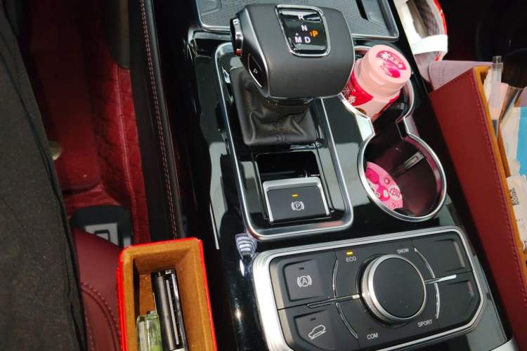 Used Hongqi HS7 2022 2.0T DCT Two-Wheel Drive Smart Connect Flagship Edition Five Seats Gear Lever