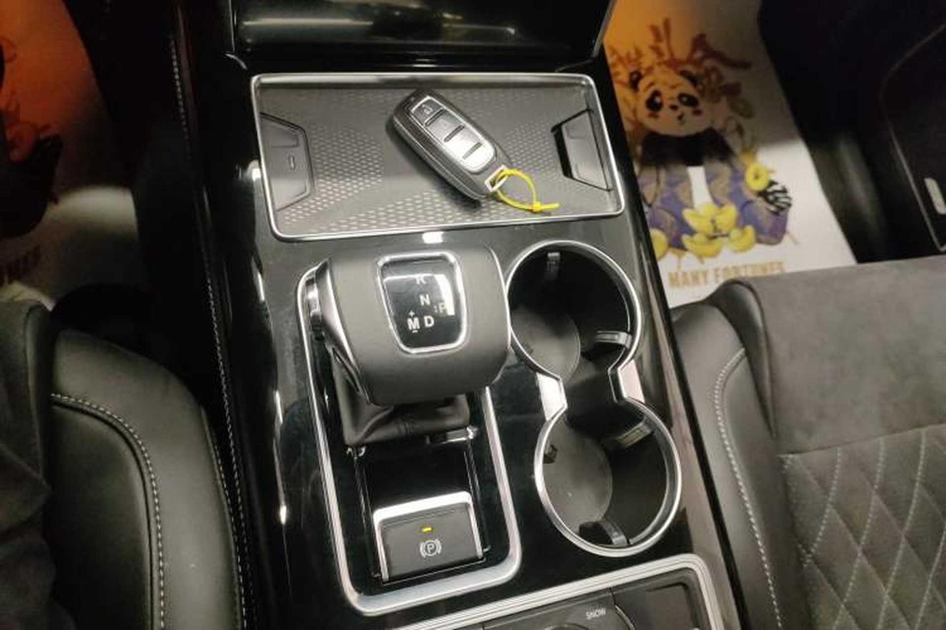 Used Hongqi HS7 2022 2.0T DCT Two-Wheel Drive Smart Connect Flagship Edition Five Seats Gear Lever