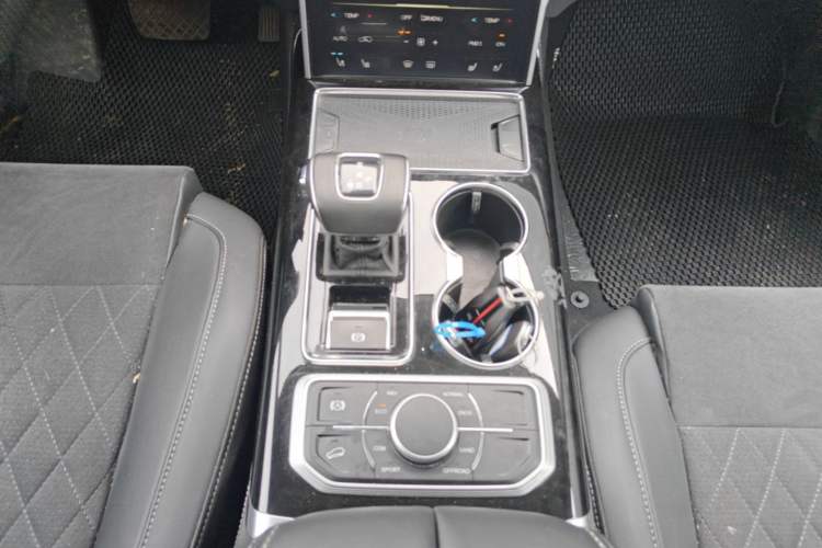 Used Hongqi HS7 2022 3.0T Automatic All-Wheel Drive ZhiLian Flagship Edition Five Seats Gear Lever