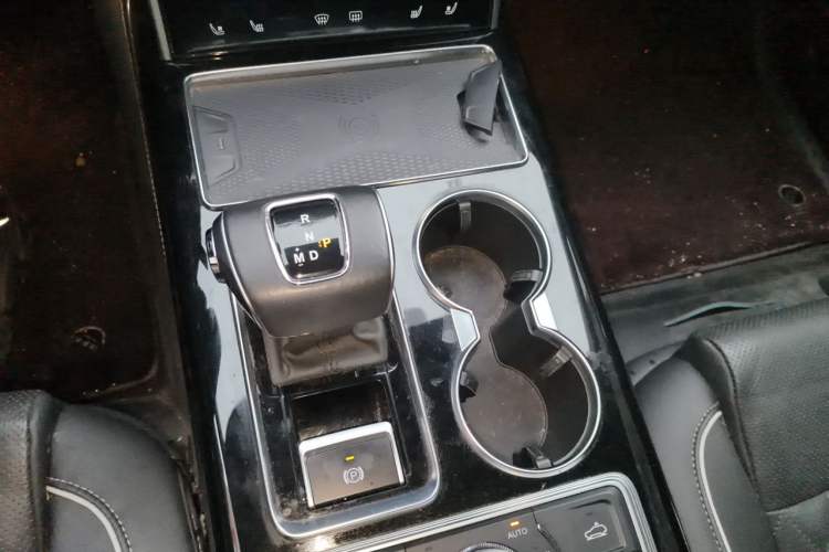 Used Hongqi HS7 2022 3.0T Automatic All-Wheel Drive Smart Connect Flagship Edition 7 Seats Gear Lever