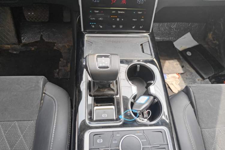 Used Hongqi HS7 2022 3.0T Automatic All-Wheel Drive ZhiLian Flagship Edition Five Seats Gear Lever