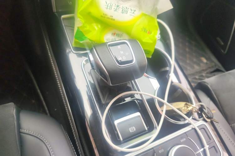 Used Hongqi HS7 2022 2.0T DCT Two-Wheel Drive Smart Connect Flagship Edition Five Seats Gear Lever