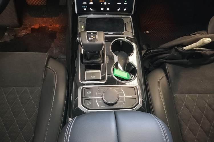 Used Hongqi HS7 2022 3.0T Automatic All-Wheel Drive ZhiLian Flagship Edition Five Seats Gear Lever