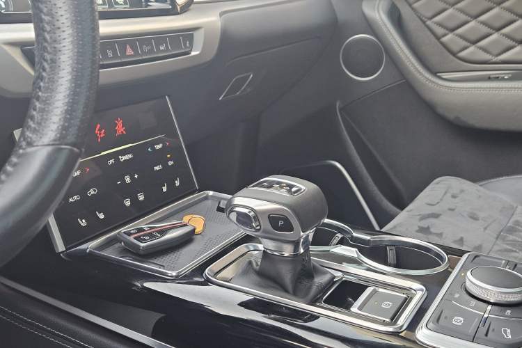 Used Hongqi HS7 2022 3.0T Automatic All-Wheel Drive ZhiLian Flagship Edition Five Seats Gear Lever