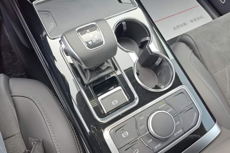 Used Hongqi HS7 2022 3.0T Automatic All-Wheel Drive ZhiLian Flagship Edition Five Seats Gear Lever