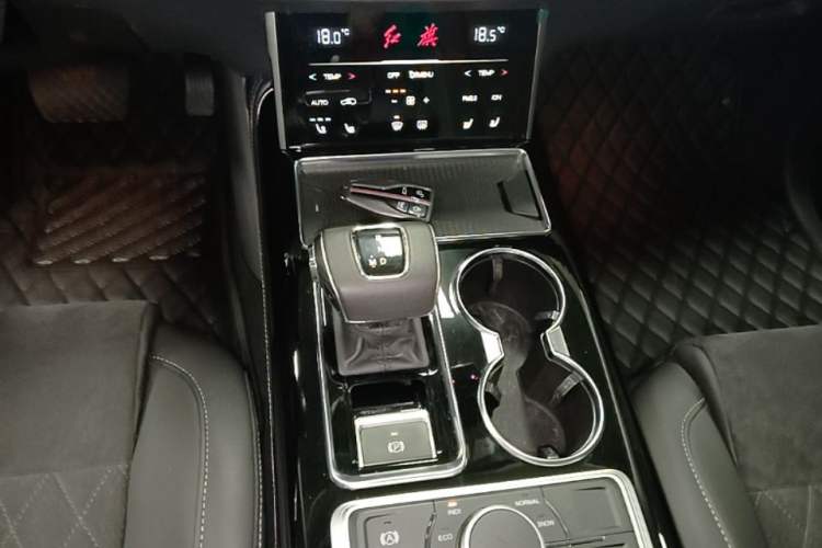 Used Hongqi HS7 2022 3.0T Automatic All-Wheel Drive Smart Connect Flagship Edition 7 Seats Gear Lever