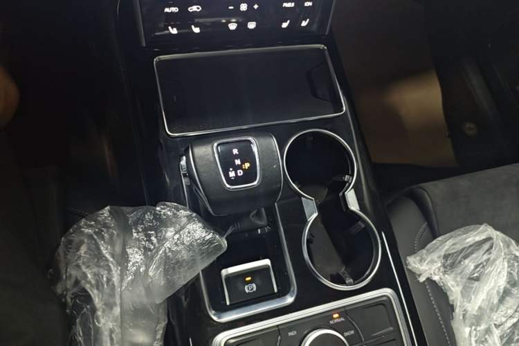 Used Hongqi HS7 2022 3.0T Automatic All-Wheel Drive ZhiLian Flagship Edition Five Seats Gear Lever