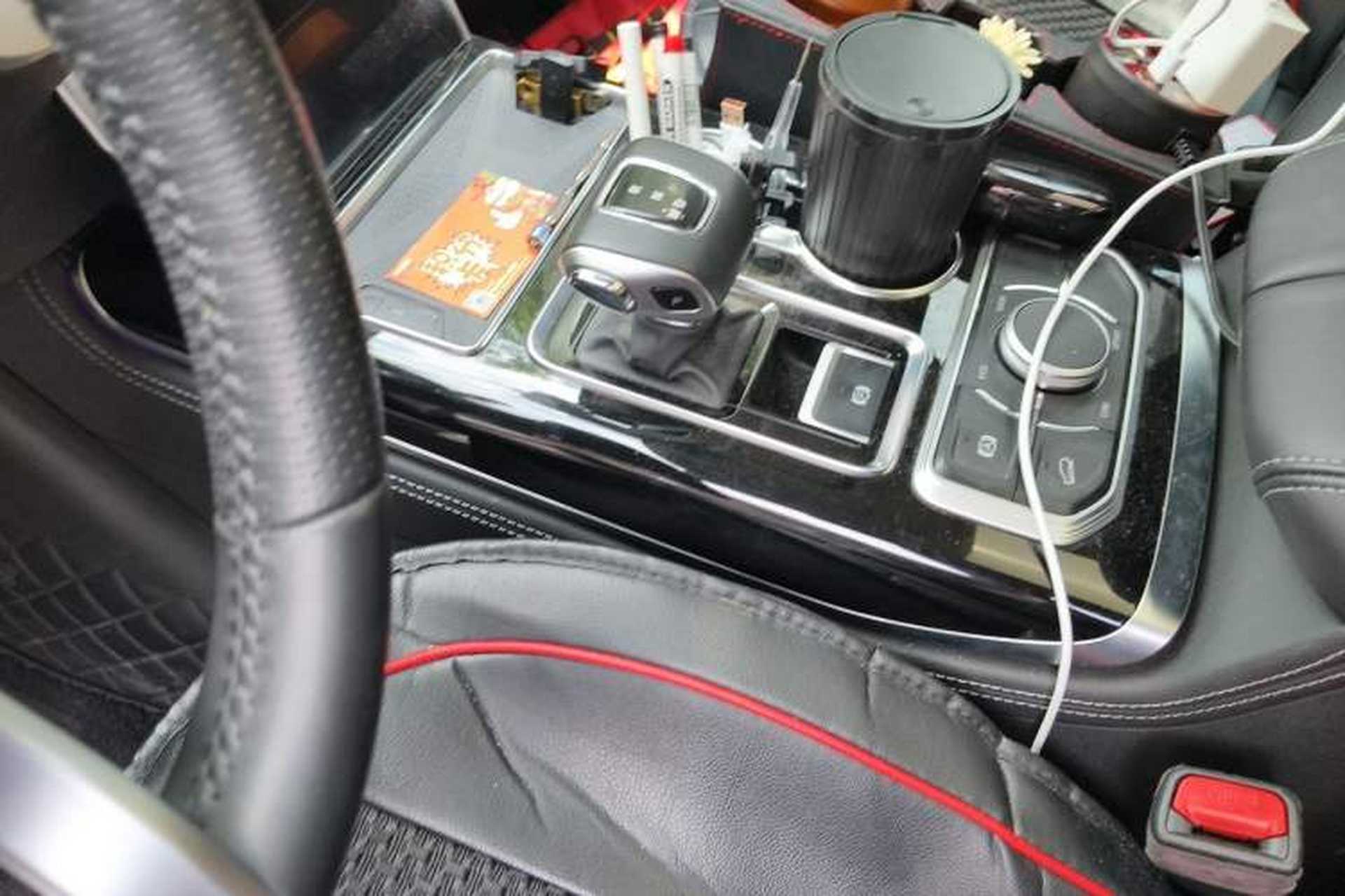 Used Hongqi HS7 2022 2.0T DCT Two-Wheel Drive Smart Connect Flagship Edition Five Seats Gear Lever
