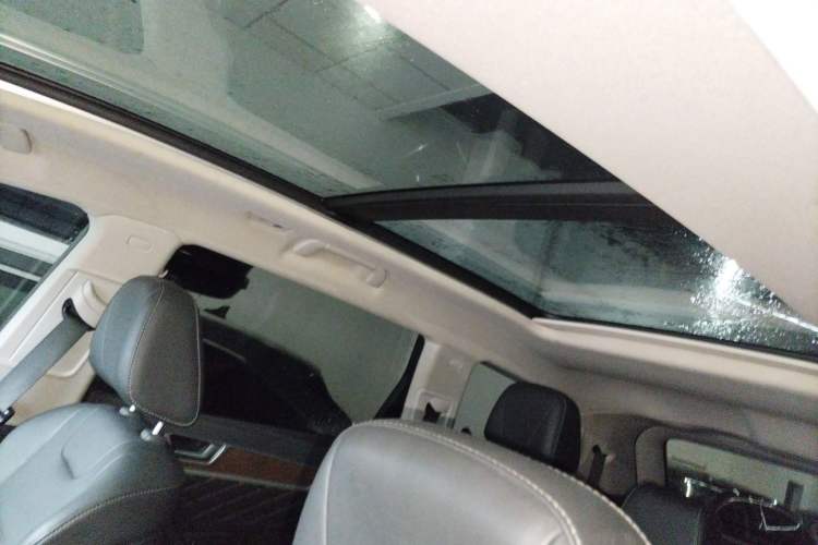 Used Hongqi HS7 2022 2.0T DCT Two-Wheel Drive Smart Connect Flagship Edition Seven Seats Headliner
