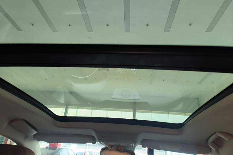 Used Hongqi HS7 2022 2.0T DCT Two-Wheel Drive Smart Connect Flagship Edition Seven Seats Headliner