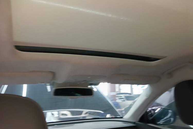 Used Hongqi HS7 2022 2.0T DCT Two-Wheel Drive Smart Connect Flagship Edition 7 Seats Headliner
