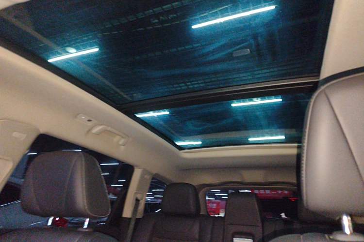 Used Hongqi HS7 2022 2.0T DCT Two-Wheel Drive Smart Connect Flagship Edition Five Seats Headliner