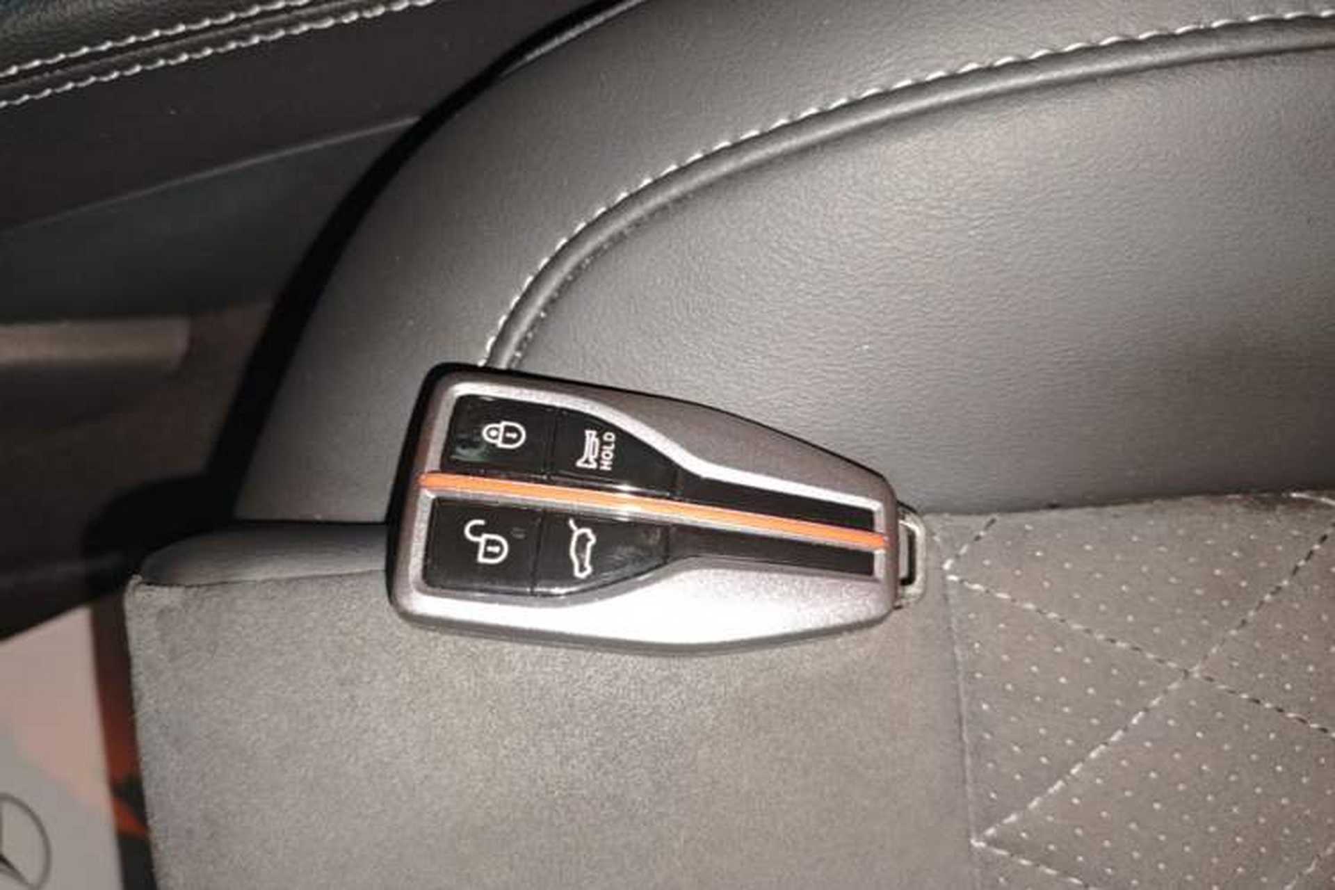 Used Hongqi HS7 2022 2.0T DCT Two-Wheel Drive Smart Connect Flagship Edition Seven Seats Interior 1