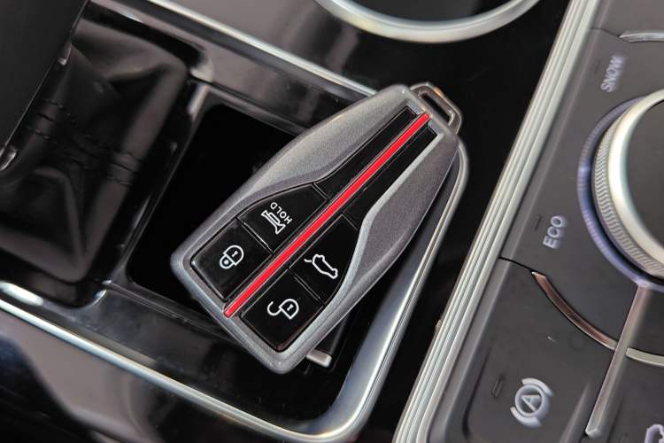 Used Hongqi HS7 2022 2.0T DCT Two-Wheel Drive Smart Connect Flagship Edition Seven Seats Interior 1