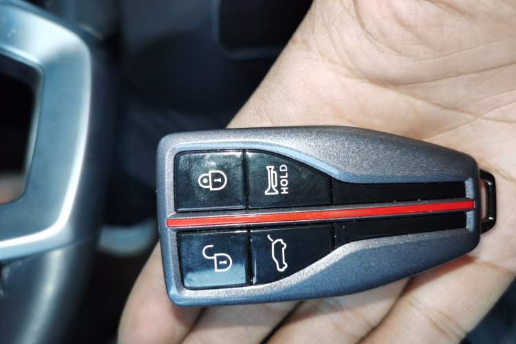 Used Hongqi HS7 2022 3.0T Automatic All-Wheel Drive ZhiLian Flagship Edition Five Seats Interior 1