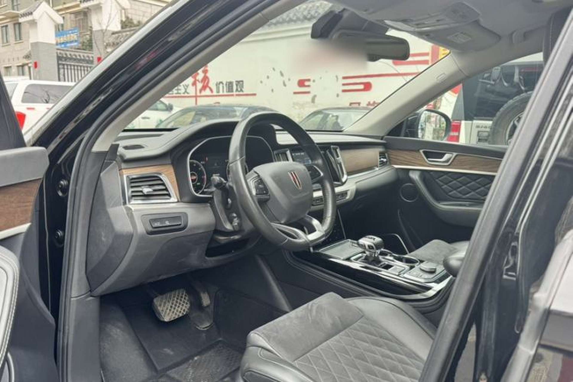 Used Hongqi HS7 2022 2.0T DCT Two-Wheel Drive Smart Connect Flagship Edition Seven Seats Interior 1
