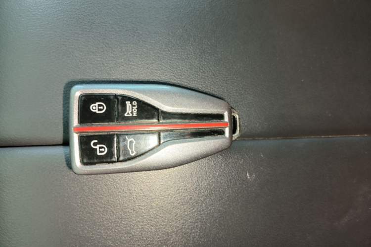 Used Hongqi HS7 2022 2.0T DCT Two-Wheel Drive Smart Connect Flagship Edition Seven Seats Interior 1