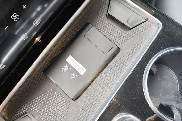 Used Hongqi HS7 2022 2.0T DCT Two-Wheel Drive Smart Connect Flagship Edition Seven Seats Interior 1