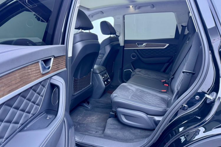 Used Hongqi HS7 2022 3.0T Automatic All-Wheel Drive ZhiLian Flagship Edition Five Seats Interior 1