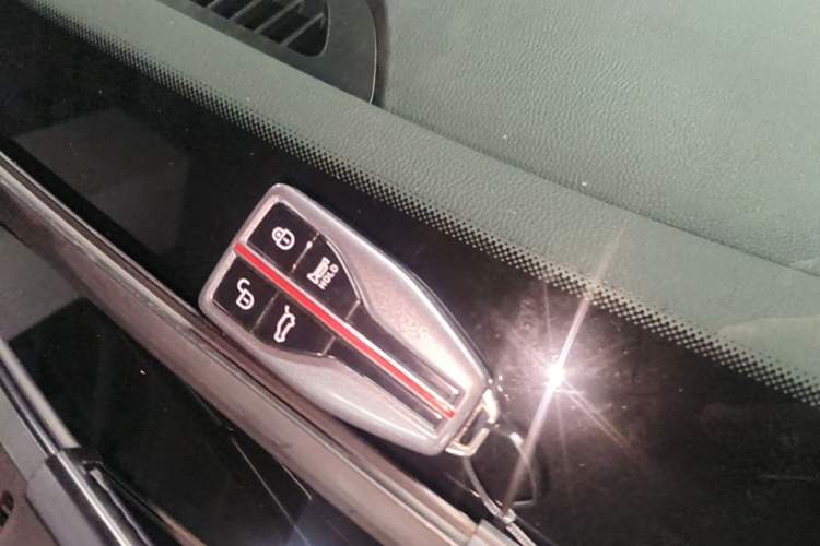 Used Hongqi HS7 2022 2.0T DCT Two-Wheel Drive Smart Connect Flagship Edition Seven Seats Interior 1