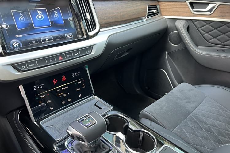 Used Hongqi HS7 2022 2.0T DCT Two-Wheel Drive Smart Connect Flagship Edition Seven Seats Interior 1
