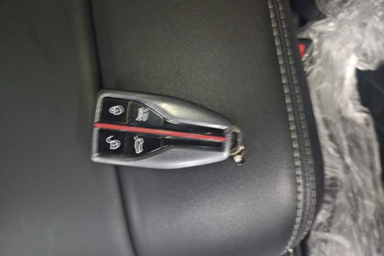 Used Hongqi HS7 2022 3.0T Automatic All-Wheel Drive ZhiLian Flagship Edition Five Seats Interior 1