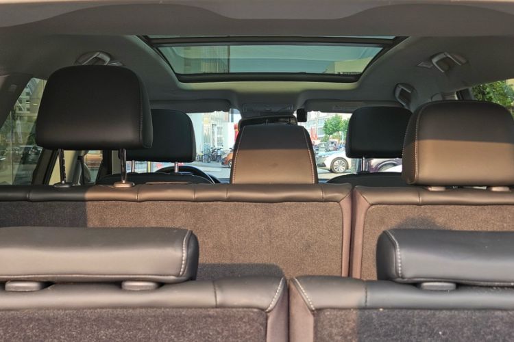 Used Hongqi HS7 2022 2.0T DCT Two-Wheel Drive Smart Connect Flagship Edition Seven Seats Interior 1