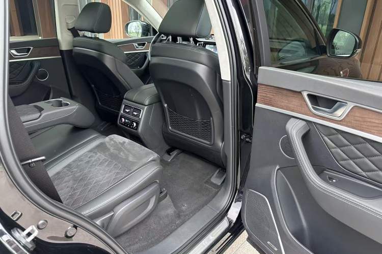 Used Hongqi HS7 2022 3.0T Automatic All-Wheel Drive ZhiLian Flagship Edition Five Seats Interior 10