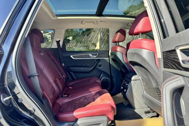 Used Hongqi HS7 2022 2.0T DCT Two-Wheel Drive Smart Connect Flagship Edition Seven Seats Interior 11