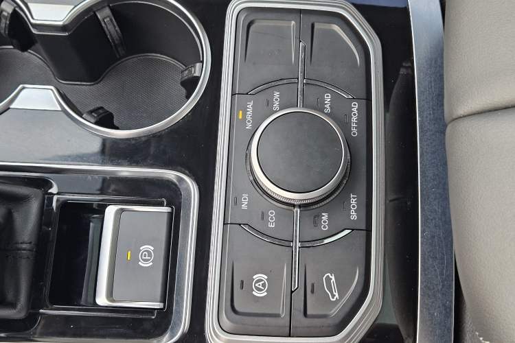 Used Hongqi HS7 2022 3.0T Automatic All-Wheel Drive ZhiLian Flagship Edition Five Seats Interior 11