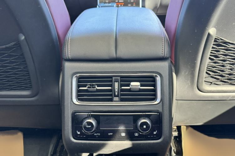 Used Hongqi HS7 2022 2.0T DCT Two-Wheel Drive Smart Connect Flagship Edition Seven Seats Interior 12
