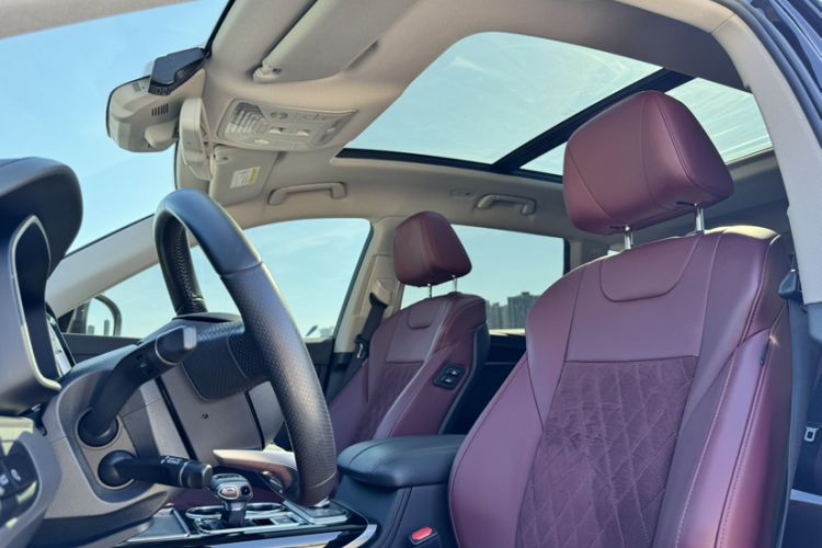 Used Hongqi HS7 2022 2.0T DCT Two-Wheel Drive Smart Connect Flagship Edition Seven Seats Interior 2
