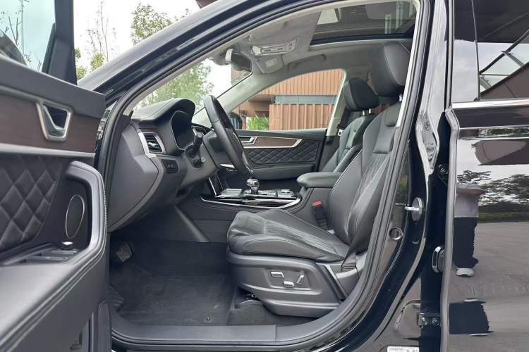 Used Hongqi HS7 2022 3.0T Automatic All-Wheel Drive ZhiLian Flagship Edition Five Seats Interior 2