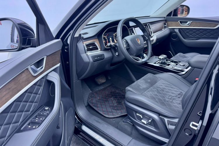 Used Hongqi HS7 2022 3.0T Automatic All-Wheel Drive ZhiLian Flagship Edition Five Seats Interior 2