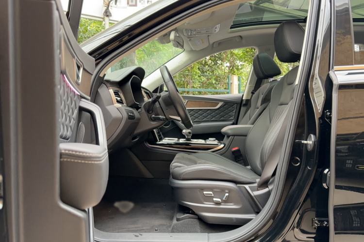 Used Hongqi HS7 2022 2.0T DCT Two-Wheel Drive Smart Connect Flagship Edition Five Seats Interior 2