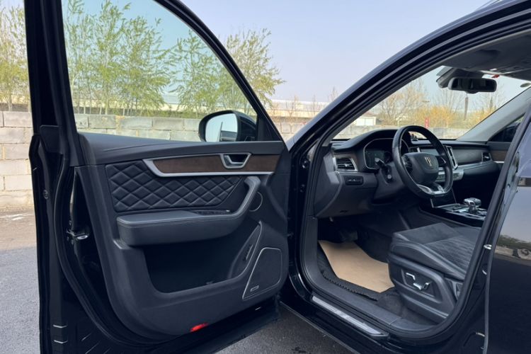 Used Hongqi HS7 2022 3.0T Automatic All-Wheel Drive ZhiLian Flagship Edition Five Seats Interior 2