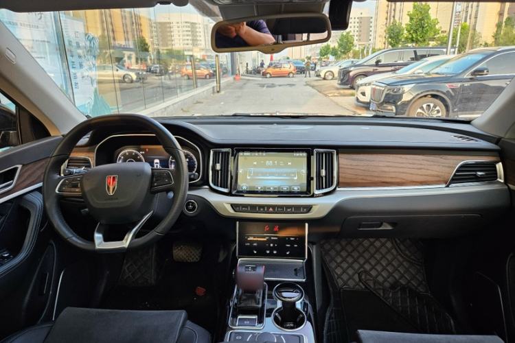 Used Hongqi HS7 2022 2.0T DCT Two-Wheel Drive Smart Connect Flagship Edition Seven Seats Interior 2