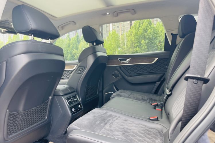 Used Hongqi HS7 2022 3.0T Automatic All-Wheel Drive ZhiLian Flagship Edition Five Seats Interior 3