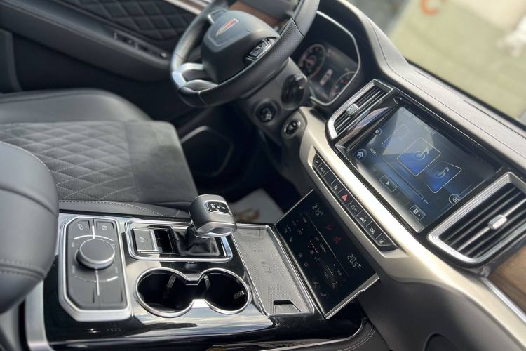 Used Hongqi HS7 2022 2.0T DCT Two-Wheel Drive Smart Connect Flagship Edition Five Seats Interior 3