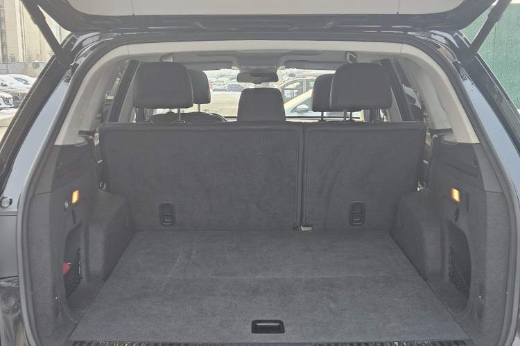 Used Hongqi HS7 2022 3.0T Automatic All-Wheel Drive ZhiLian Flagship Edition Five Seats Interior 3