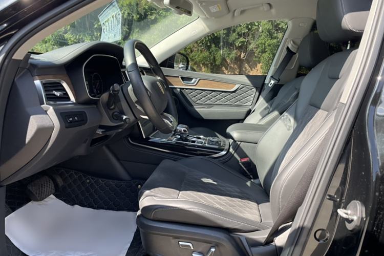 Used Hongqi HS7 2022 2.0T DCT Two-Wheel Drive Smart Connect Flagship Edition Five Seats Interior 4