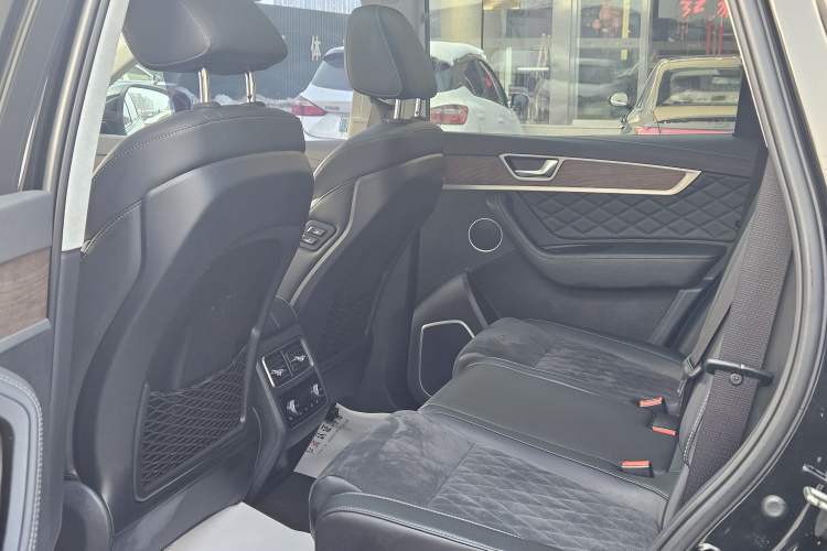 Used Hongqi HS7 2022 3.0T Automatic All-Wheel Drive ZhiLian Flagship Edition Five Seats Interior 5