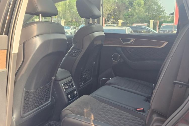 Used Hongqi HS7 2022 2.0T DCT Two-Wheel Drive Smart Connect Flagship Edition Seven Seats Interior 5