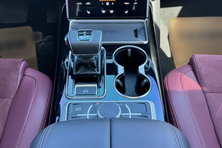 Used Hongqi HS7 2022 2.0T DCT Two-Wheel Drive Smart Connect Flagship Edition Seven Seats Interior 7