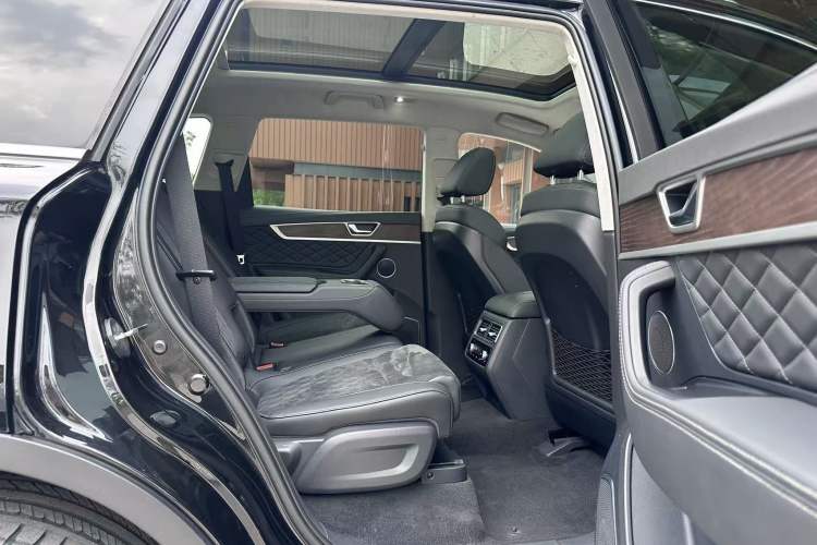 Used Hongqi HS7 2022 3.0T Automatic All-Wheel Drive ZhiLian Flagship Edition Five Seats Interior 9