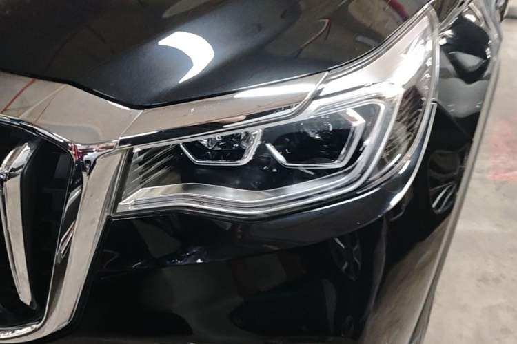 Used Hongqi HS7 2022 2.0T DCT Two-Wheel Drive Smart Connect Flagship Edition Seven Seats Left Front Headlight
